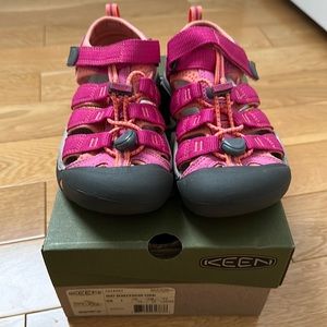 Keen big kids Newport H2 sandals